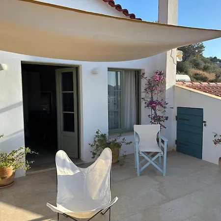 Vanua House Villa Galatás